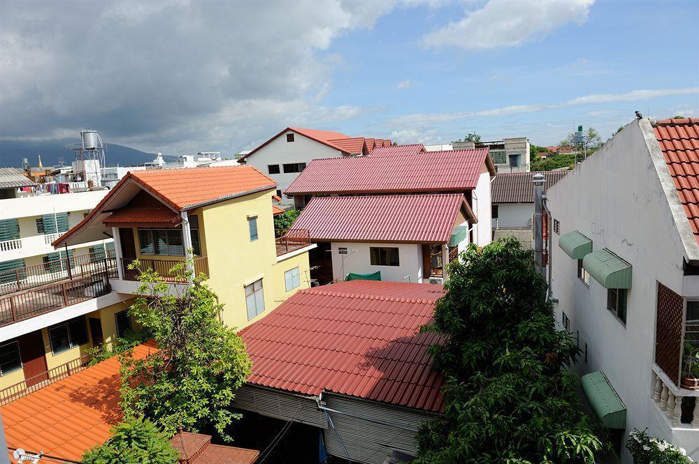 Hotel The Britannia à Chiang Mai Extérieur photo