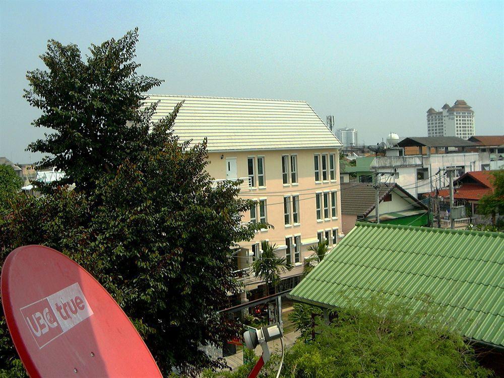 Hotel The Britannia à Chiang Mai Extérieur photo