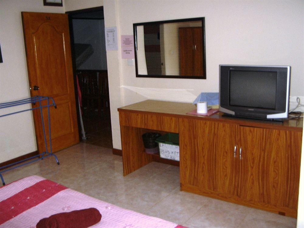 Hotel The Britannia à Chiang Mai Extérieur photo