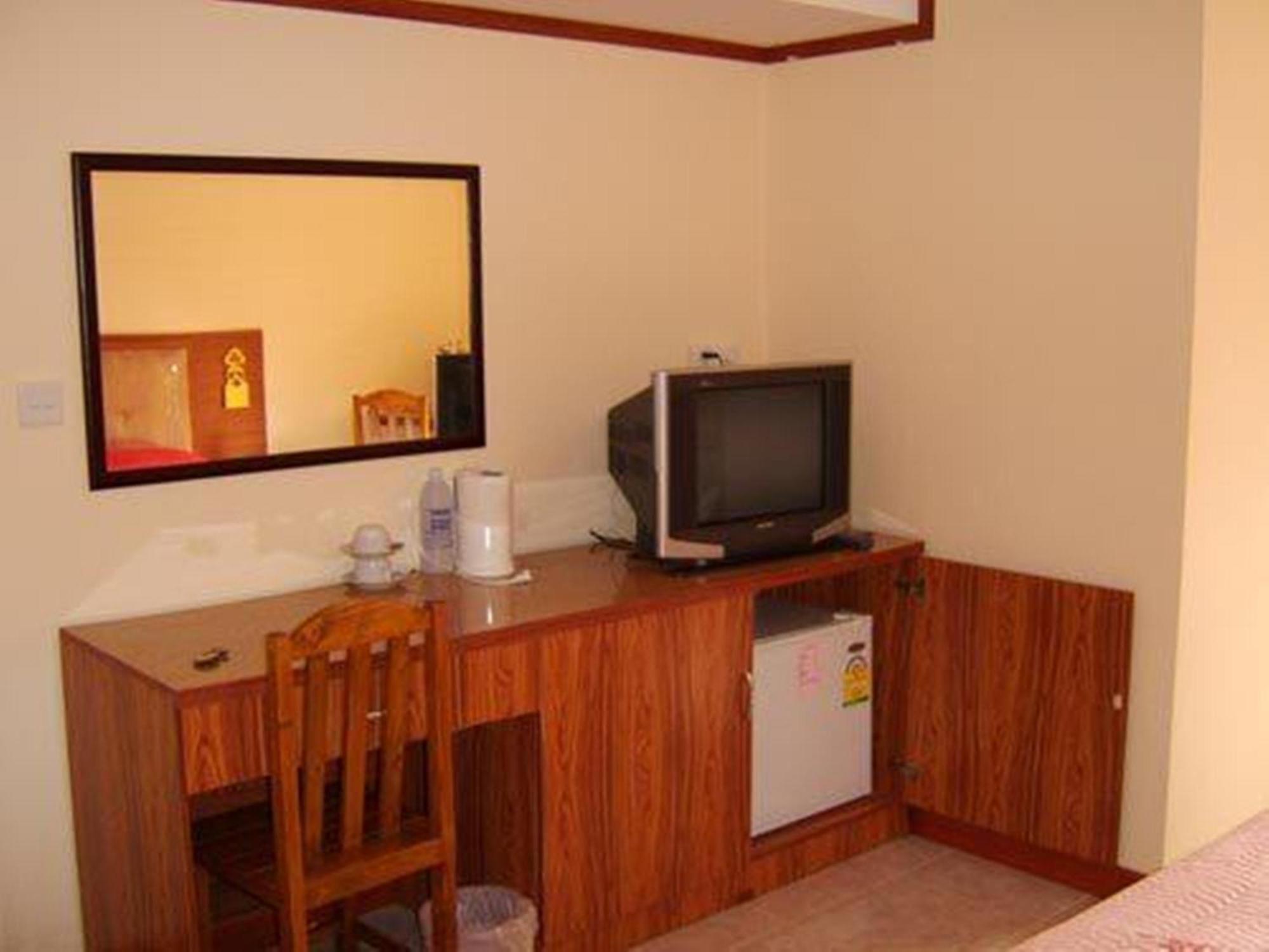 Hotel The Britannia à Chiang Mai Extérieur photo