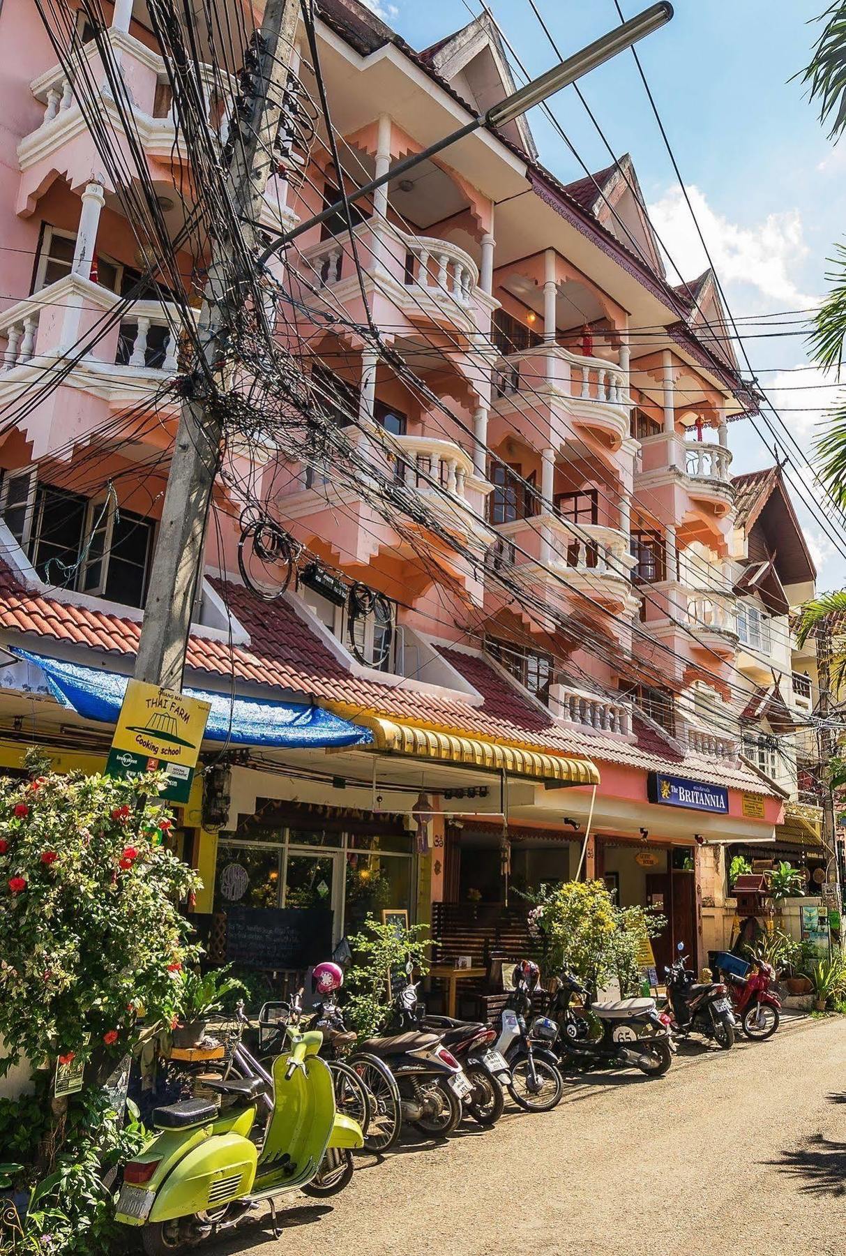 Hotel The Britannia à Chiang Mai Extérieur photo