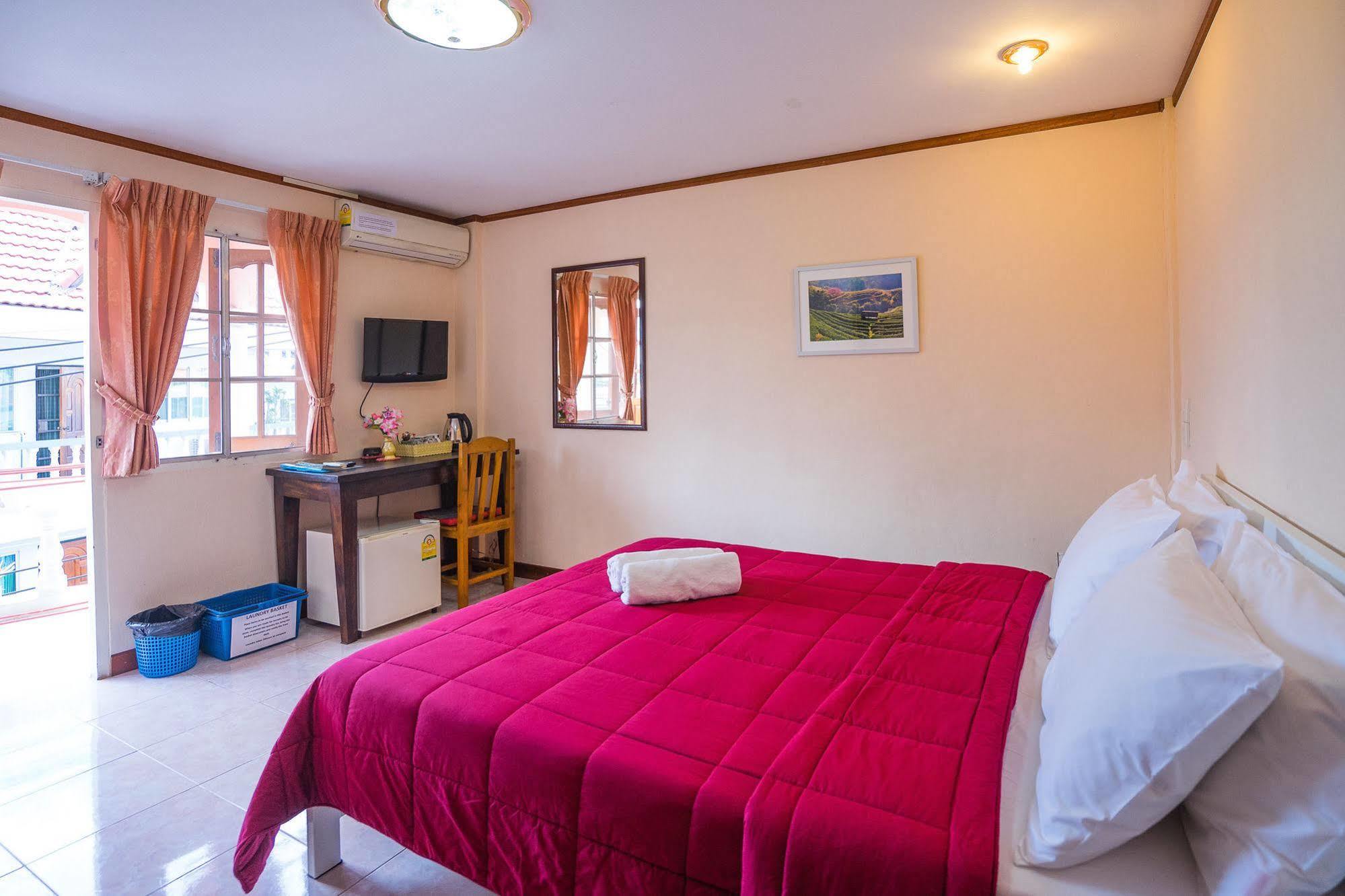 Hotel The Britannia à Chiang Mai Extérieur photo